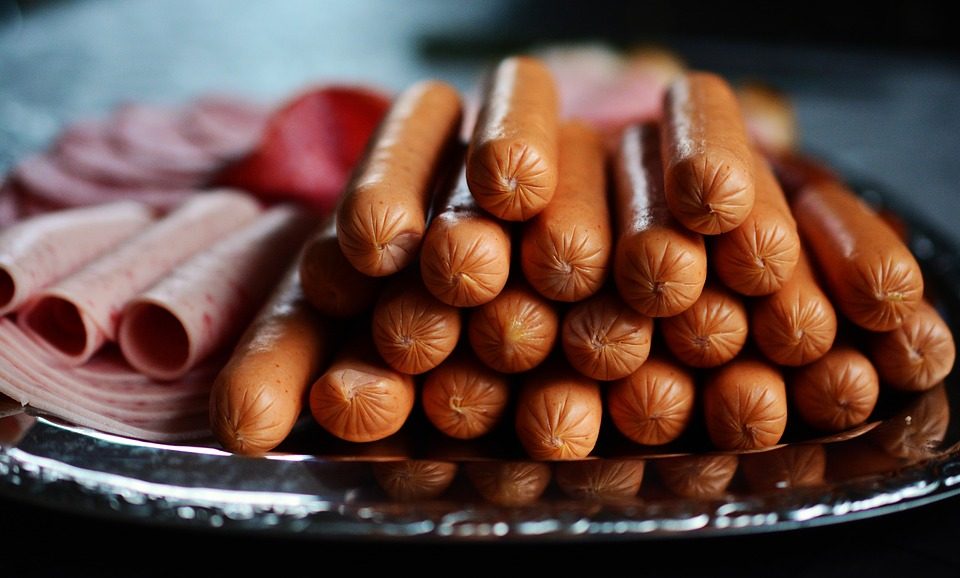 wurstwaren-wurst-wuerstchen-fleisch-c-cc0