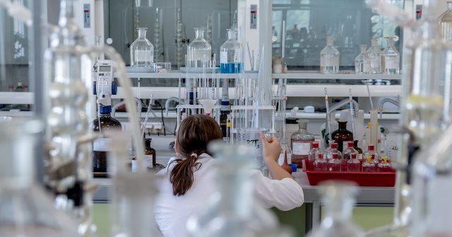 Chemielabor (Symbolbild)