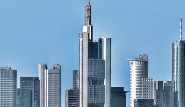 Skyline von Frankfurt mit Commerzbank-Turm