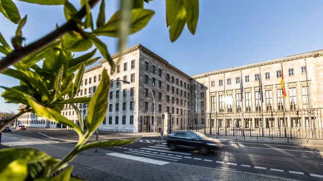 Das Bundesfinanzministerium unter Lars Klingbeil (SPD) hat den Entwurf für das Altersvorsorgedepot ausgearbeitet.