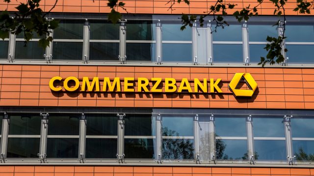 Commerzbank Logo in Hamburg