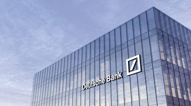 Deutsche Bank-Logo am Hauptsitz in Frankfurt.