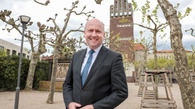 Uwe Becker, Präsident des Hessischen Rechnungshofs, auf der Mathildenhöhe in Darmstadt.