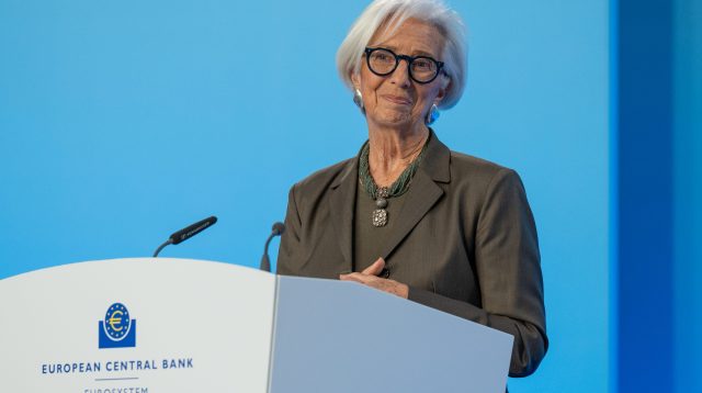 EZB-Präsdientin Christine Lagarde beantwortet Fragen