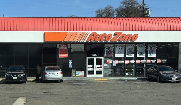 Eine Autozone-Filiale in Kalifornien.