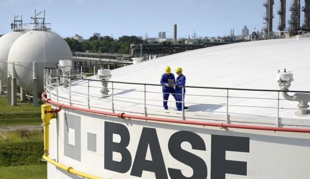 Tanklager der BASF Gruppe in Ludwigshafen Tanklager der BASF Gruppe in Ludwigshafen