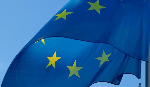 Europa muss sich zwischen den USA und China positionieren Europa muss sich zwischen den USA und China positionieren