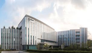 Abbott Laboratories ist global aufgestellt. In China gibt es dieses große Forschungszentrum Abbott Laboratories ist global aufgestellt. In China gibt es dieses große Forschungszentrum