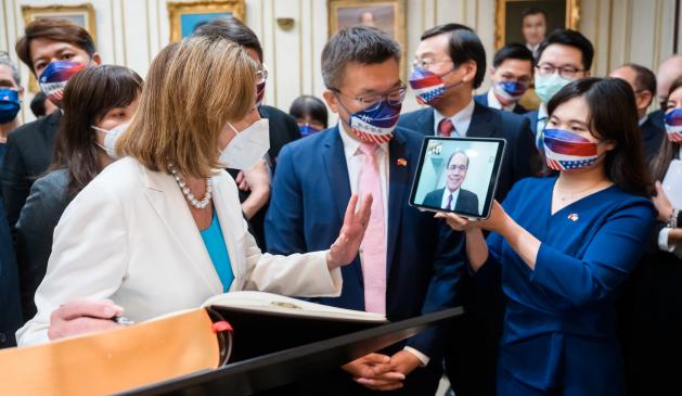Nancy Pelosi auf ihrem Besuch in Taipeh. Nancy Pelosi auf ihrem Besuch in Taipeh.