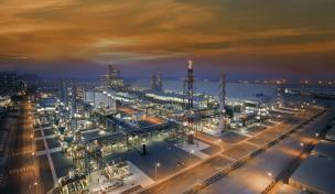 OMV-Raffinerie in Abu Dhabi: Die Abhängigkeit von den Energiepreisen ist hoch.
