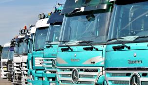 Künftig eigenständig an der Börse - Daimler Truck Künftig eigenständig an der Börse - Daimler Truck