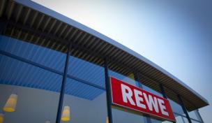 Beim Preiskampf nach oben will der Kölner Supermarktriese Rewe nicht mitmachen. Beim Preiskampf nach oben will der Kölner Supermarktriese Rewe nicht mitmachen.
