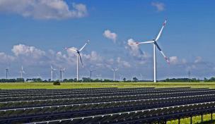 Wind- und Solarparks sichern die Stromversorgung ganzer Regionen Wind- und Solarparks sichern die Stromversorgung ganzer Regionen