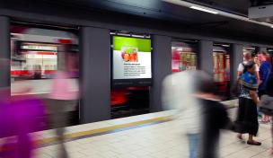Ströer Werbe-Screens: Das Geschäft mit digitaler Außenwerbung wächst. Ströer Werbe-Screens: Das Geschäft mit digitaler Außenwerbung wächst.