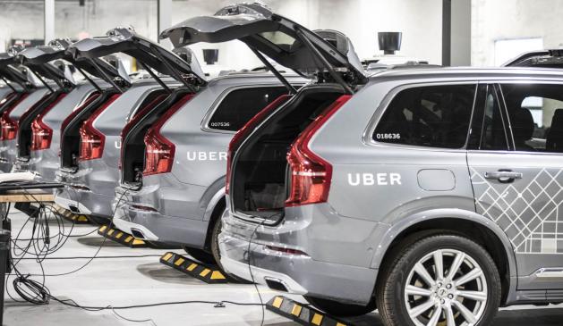 E-Autos des Fahrdienstleisters tanken frische Energie in Reihe